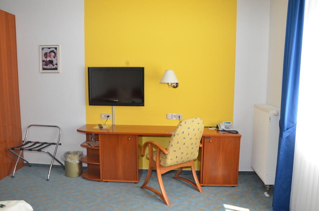 Central Inn Hotel Garni Eppelborn المظهر الخارجي الصورة