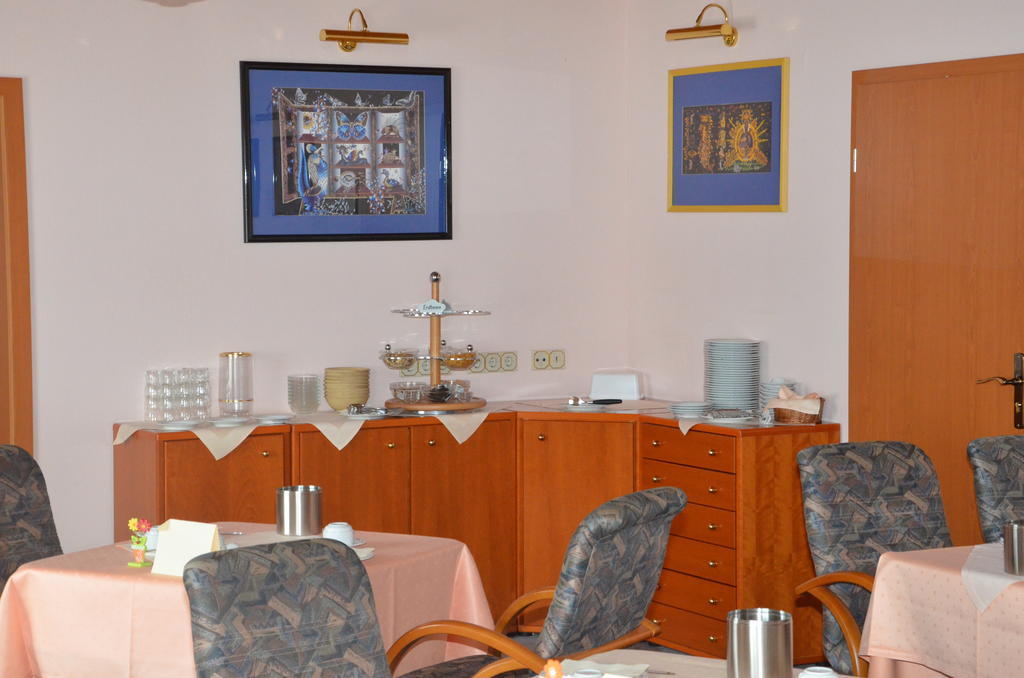 Central Inn Hotel Garni Eppelborn المظهر الخارجي الصورة