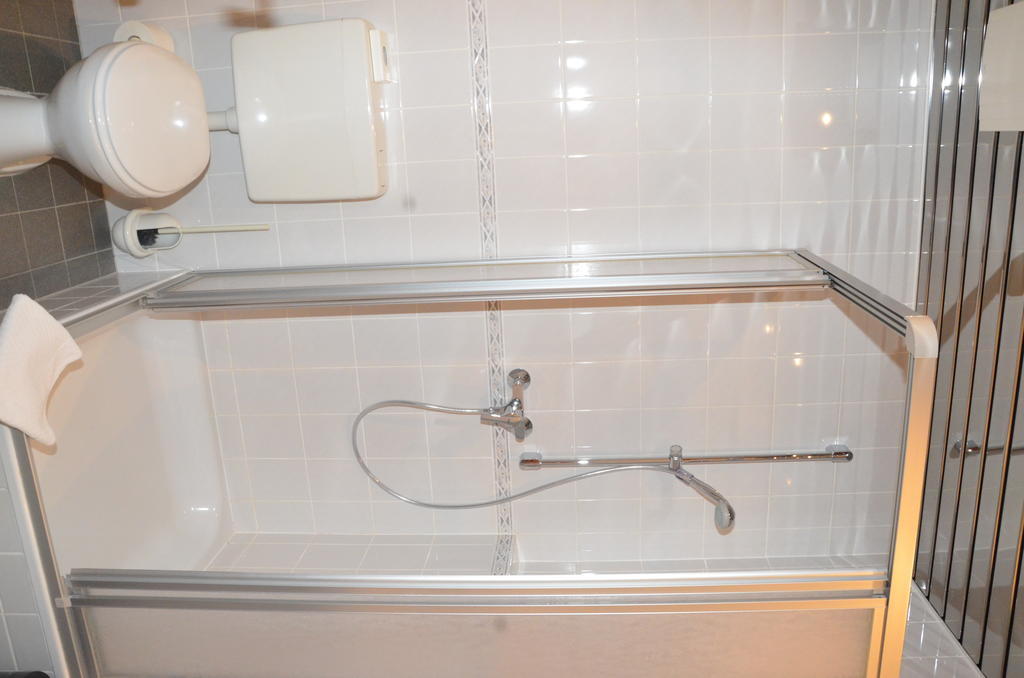 Central Inn Hotel Garni Eppelborn الغرفة الصورة