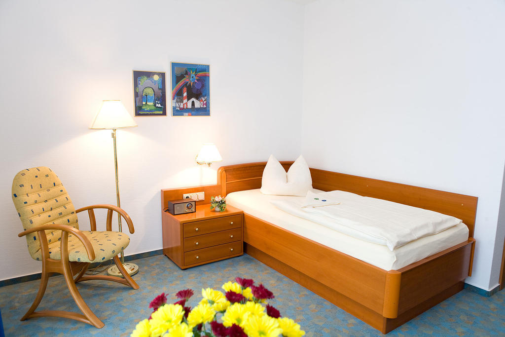 Central Inn Hotel Garni Eppelborn الغرفة الصورة
